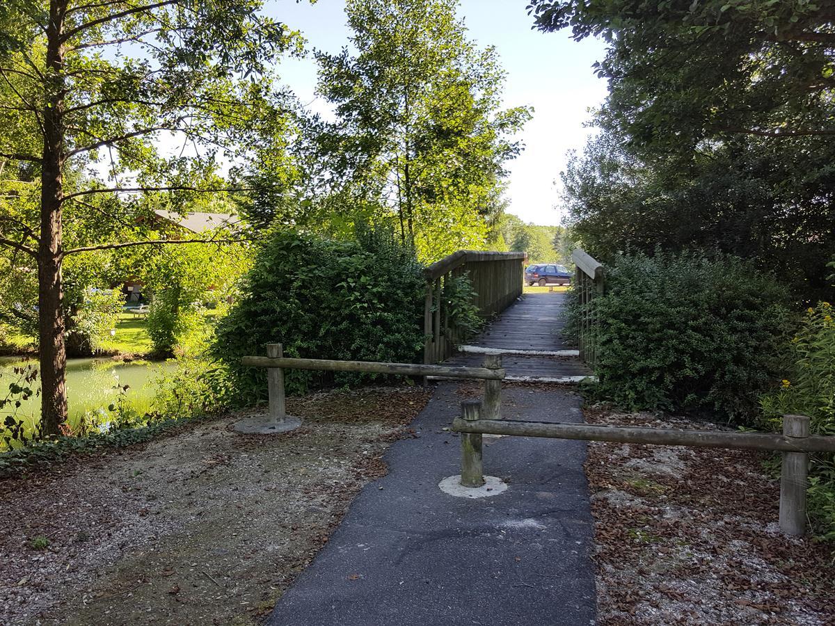 Chalet Au Domaine De La Goujonne Saint-Sauveur-lès-Bray Exterior foto